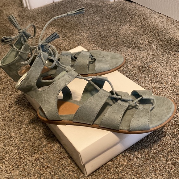 Old Navy suede lace up sandal. Never worn! Beautiful! - Picture 3 of 4